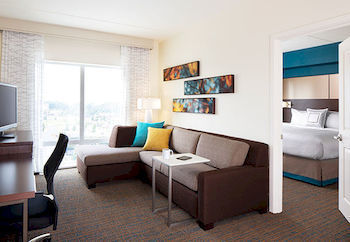 Hotel By Marriott Angeles Lax/century Boulevard