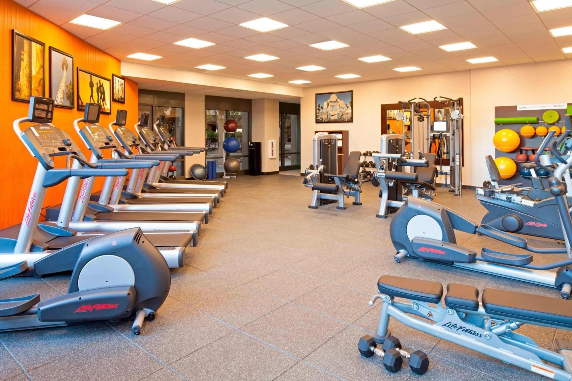 By Marriott Angeles Lax/century Boulevard Los Angeles