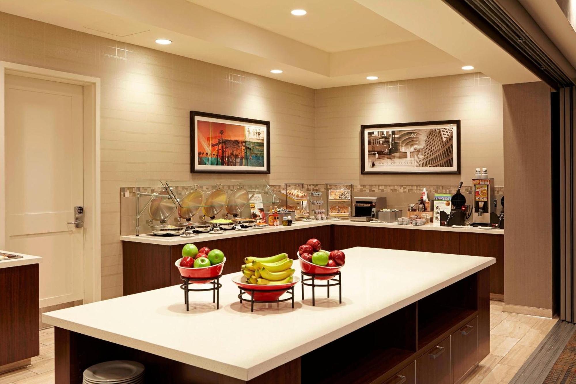 By Marriott Angeles Lax/century Boulevard Hotel 3*