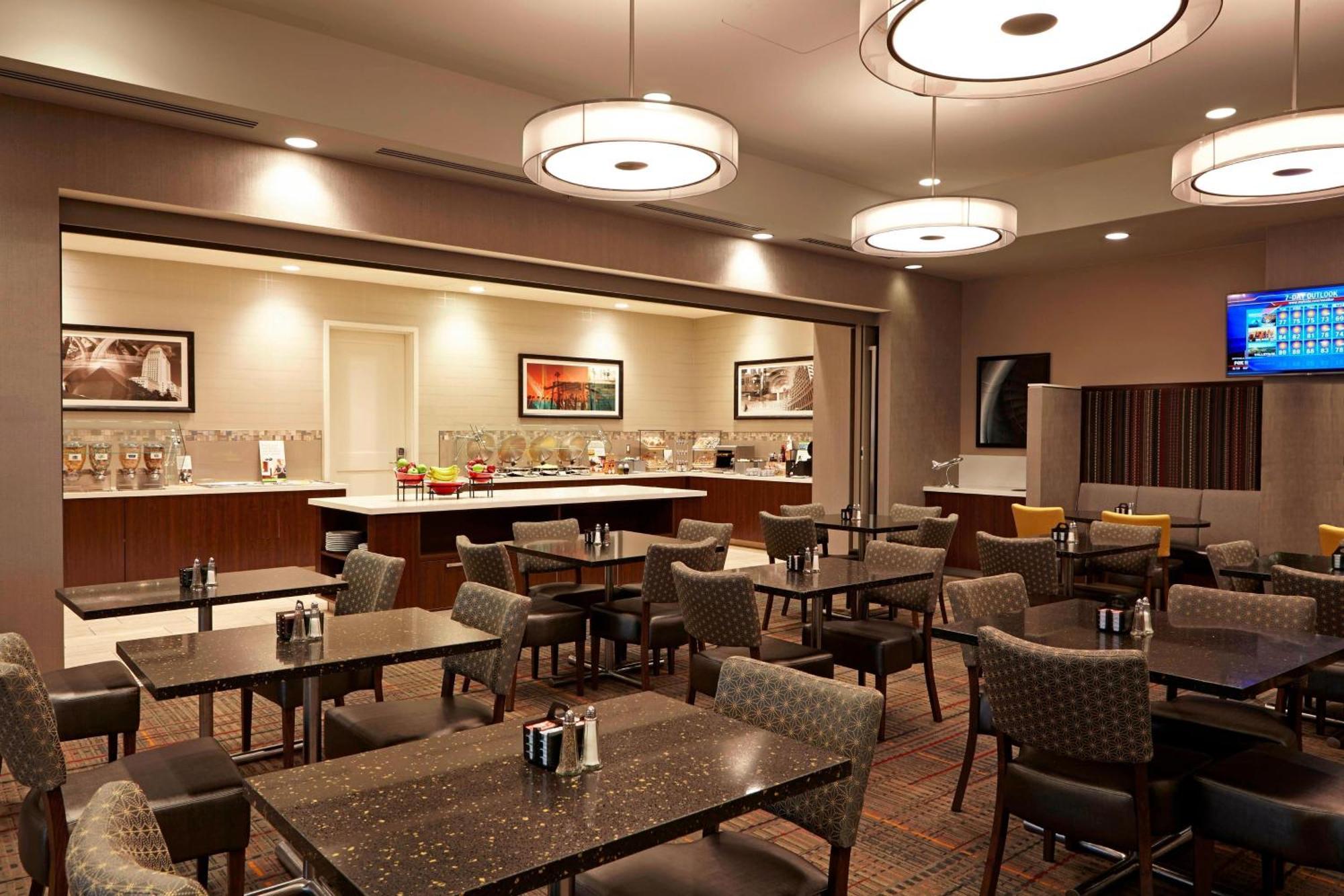 By Marriott Angeles Lax/century Boulevard Hotel Los Angeles